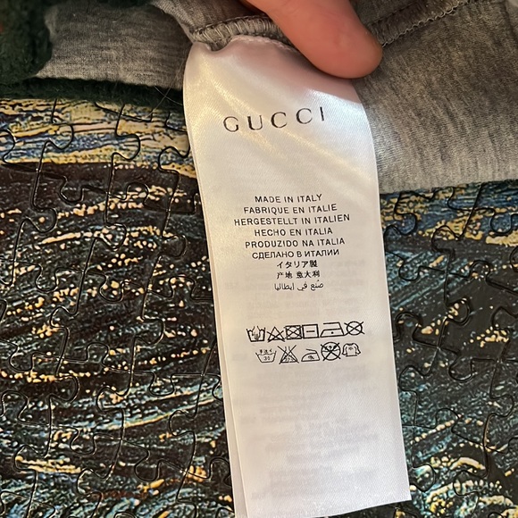 Gently worn Gucci 1/2 length sleeve sweatshirt size 6. - Picture 5 of 6